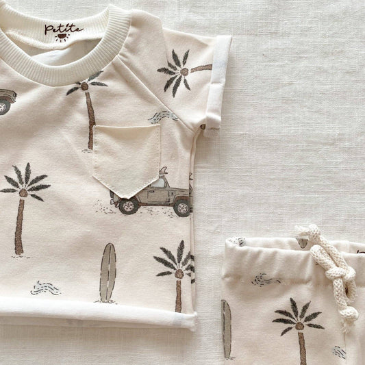 Baby t-shirt met auto- en palmboomprint